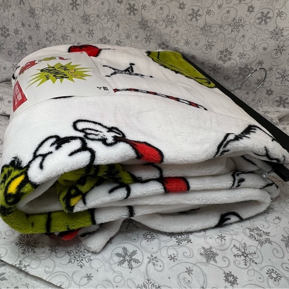 How The Grinch Stole Christmas Oversized VIRAL Throw Blanket - Sketch Print - Picture 12 of 12